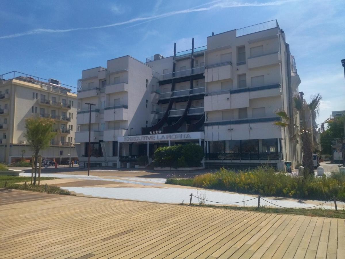 Hotel Executive La Fiorita Rimini Exterior foto